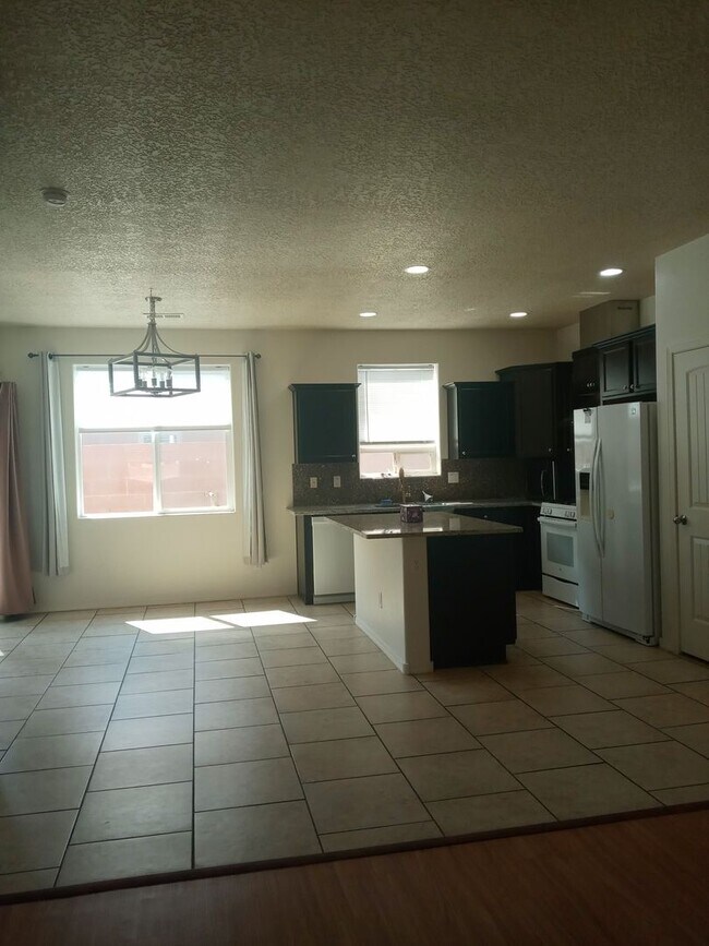 2838 Bayas Rd SE in Rio Rancho, NM - Foto de edificio - Building Photo