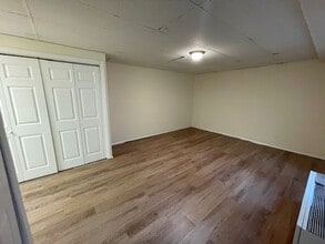 106 Woodside Green in Stamford, CT - Building Photo - Building Photo