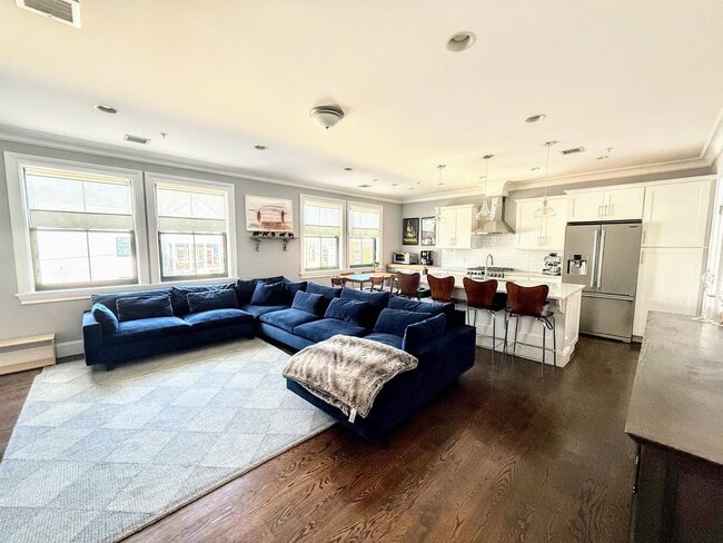 property at 33 Griffith St