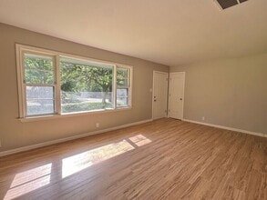 3901 Wood St in Texarkana, TX - Foto de edificio - Building Photo