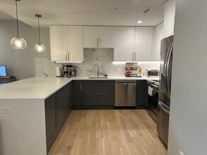 56 Winship St, Unit 102R in Boston, MA - Foto de edificio - Building Photo