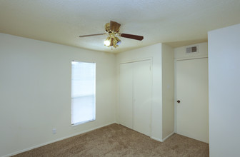 Plaza Square Apartments in San Angelo, TX - Building Photo - Interior Photo