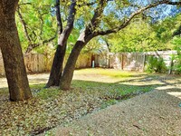 6601 Branching Oak Ct in Austin, TX - Foto de edificio - Building Photo