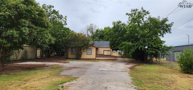 5304 Burkburnett Rd in Wichita Falls, TX - Building Photo - Building Photo