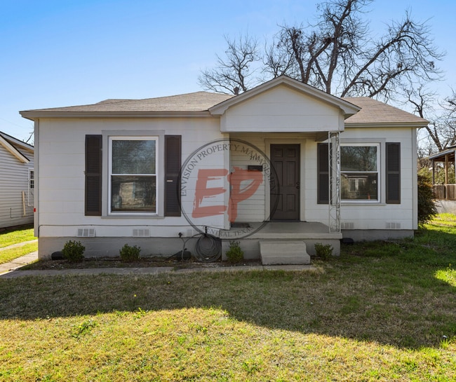 property at 2712 Lyle Ave