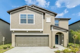 2224 Treesdale Ave in Ruskin, FL - Building Photo