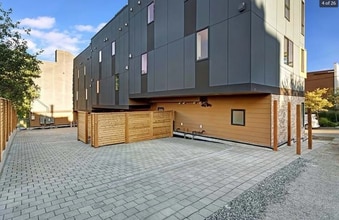 2310 W Newton St in Seattle, WA - Foto de edificio - Building Photo