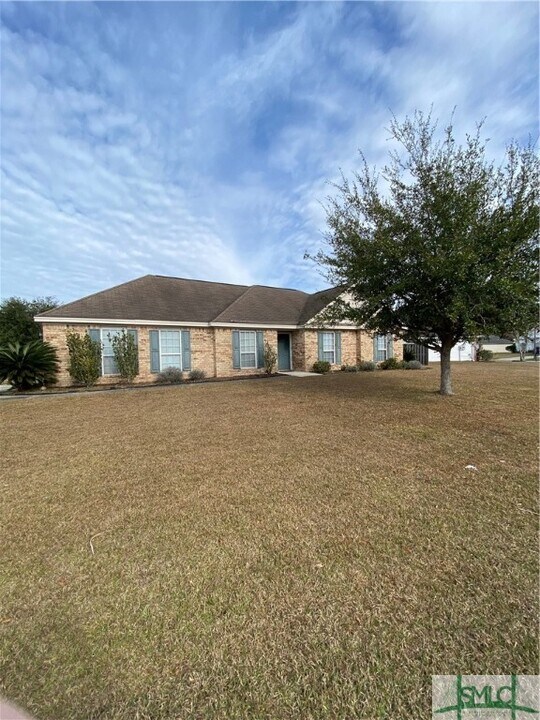 214 Katama Way in Pooler, GA - Building Photo