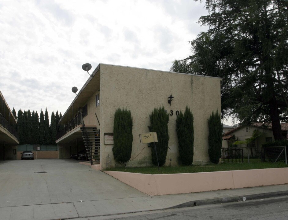 2730 W Ramona Rd in Alhambra, CA - Foto de edificio