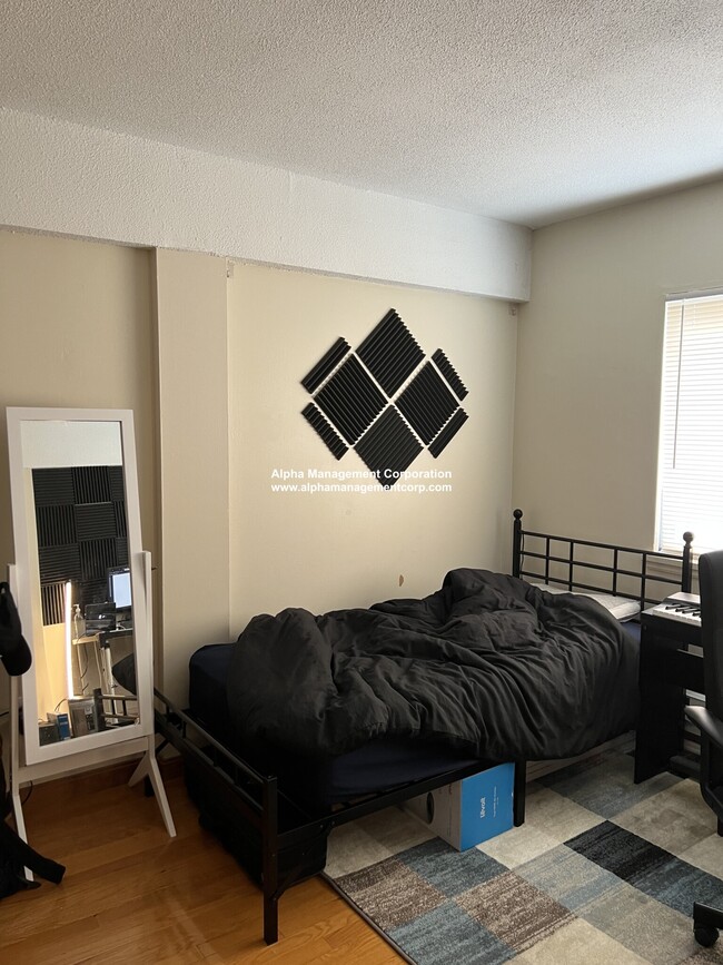 1110 Commonwealth Ave, Unit 203 in Boston, MA - Foto de edificio - Building Photo