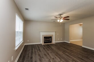 1833 Cagney St in Charlotte, NC - Foto de edificio - Building Photo