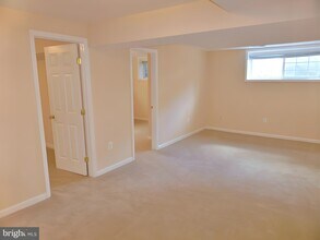 5208 Heming Ave in Springfield, VA - Building Photo - Building Photo