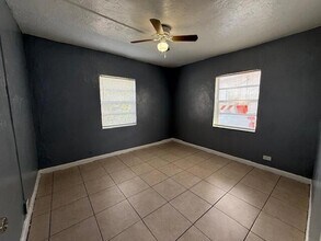 1913 Division Ave in West Palm Beach, FL - Foto de edificio - Building Photo