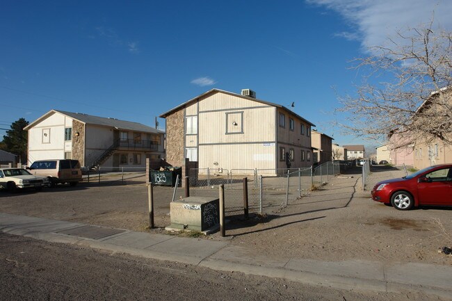 Kell Estates in Las Vegas, NV - Building Photo - Building Photo