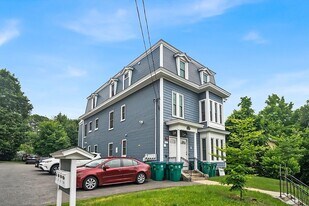 29-33-33 Highland Ave, Unit 4 in Fitchburg, MA - Building Photo