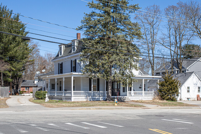 75 Main St in Exeter, NH - Foto de edificio - Primary Photo