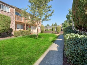 Autumn Park Apartments in Beaverton, OR - Building Photo - Building Photo