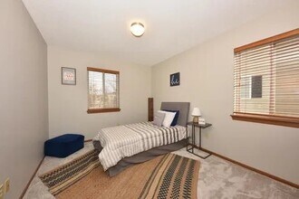 W163N11528 Windsor Ct, Unit A in Germantown, WI - Building Photo - Building Photo