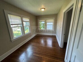 5421 Lydia Ave in Kansas City, MO - Building Photo - Building Photo