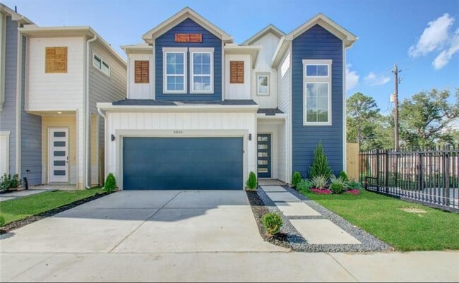 5823 Highland Sky Ln