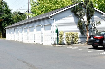 Red Rose Manor in Portland, OR - Building Photo - Building Photo