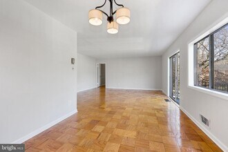 10631 Montrose Ave-Unit -M-204 in Bethesda, MD - Building Photo - Building Photo