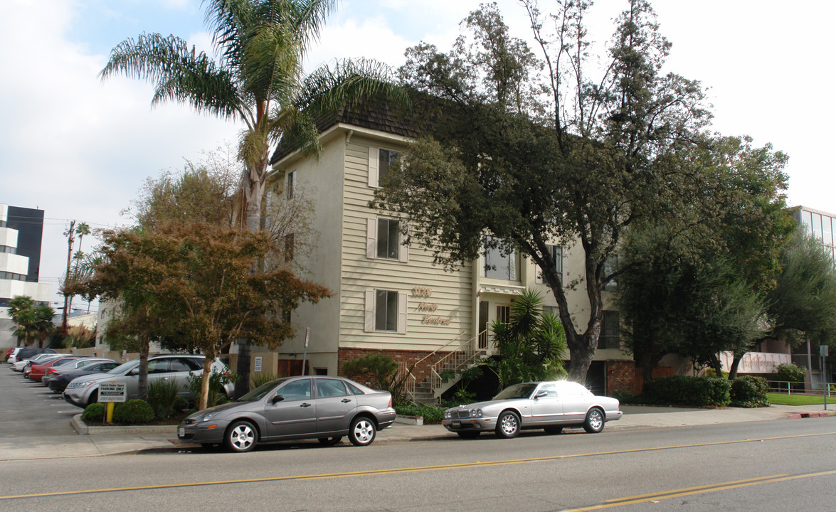 1136 N Central Ave in Glendale, CA - Building Photo