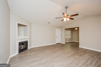 75 Railside Dr in Covington, GA - Building Photo - Building Photo