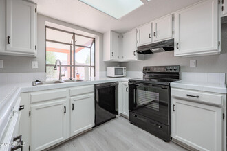 12031 N 53rd Ave in Glendale, AZ - Building Photo - Building Photo