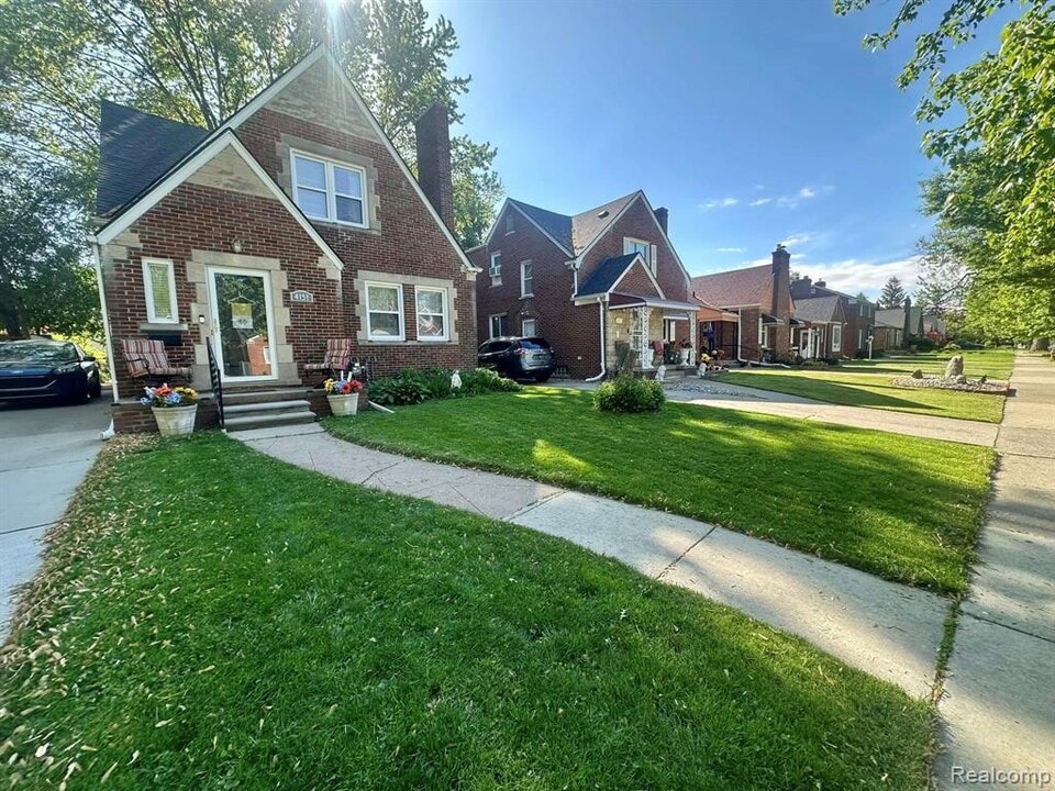 4151 Grayton St in Detroit, MI - Building Photo