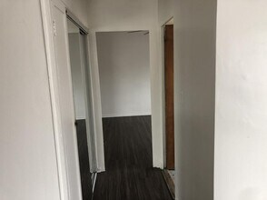 7327 N Rogers Ave in Chicago, IL - Building Photo - Building Photo