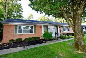 Immaculate Townhomes in Cincinnati, OH - Building Photo