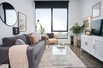 1400 S Blue Island Ave in Chicago, IL - Building Photo - Building Photo