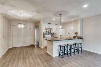 3112 Pin Oak Ct in Farmers Branch, TX - Building Photo - Building Photo