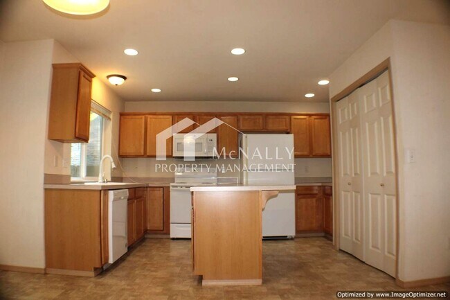 359 Cove Rd in Fox Island, WA - Building Photo - Building Photo