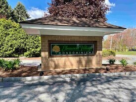 609 Elmwood Dr in Hudson, NH - Building Photo