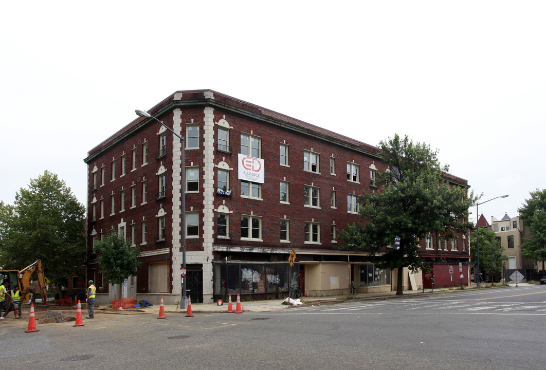 1020 Monroe St NW in Washington, DC - Foto de edificio