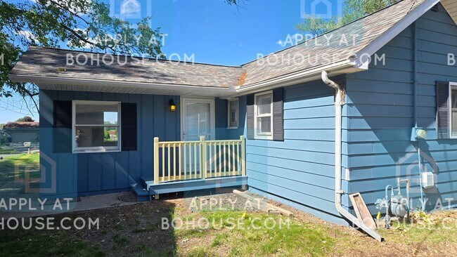 1630 Lilac Ln in Warsaw, IN - Building Photo - Building Photo