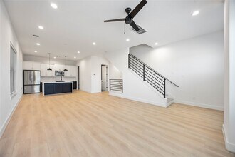 2528 Live Oak St in Houston, TX - Building Photo - Building Photo