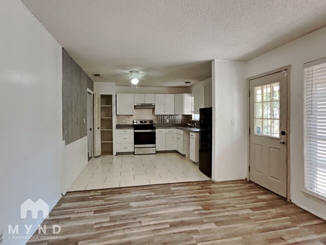 6802 Neston Dr in San Antonio, TX - Building Photo - Building Photo