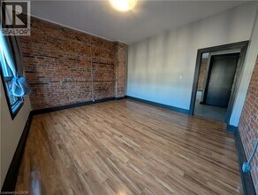 473 King St W in Hamilton, ON - Building Photo - Building Photo