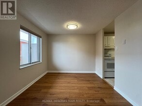 610 Lake St in St Catharines, ON - Building Photo - Building Photo