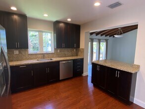 300 NE 17th Ave in Fort Lauderdale, FL - Building Photo - Building Photo