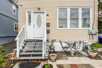 16 Willet St in Bloomfield, NJ - Building Photo - Building Photo