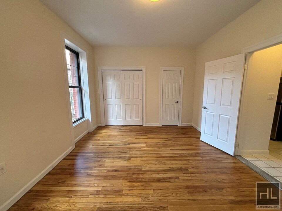 WEST 72 STREET in New York, NY - Building Photo