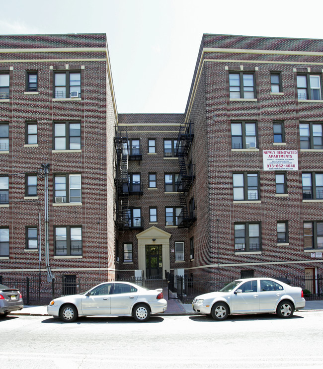 378-380 Union Ave in Irvington, NJ - Building Photo - Building Photo