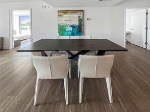 1025 92nd St in Bay Harbor Islands, FL - Foto de edificio - Building Photo