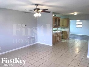 1389 Meadowbrook Dr in West Palm Beach, FL - Foto de edificio - Building Photo