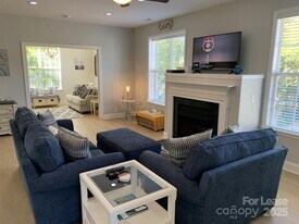 9033 Rosalyn Glen Rd in Cornelius, NC - Building Photo