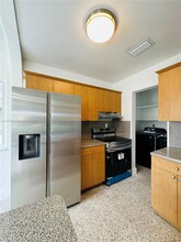 912 NW 24th Ct in Miami, FL - Foto de edificio - Building Photo